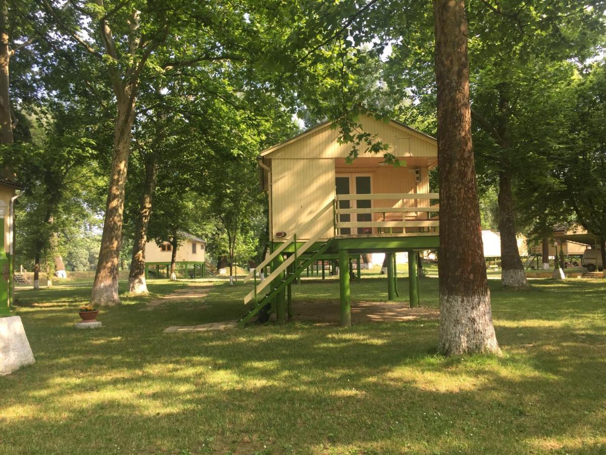 Bungalow Park Hotel Szentendre Exterior photo